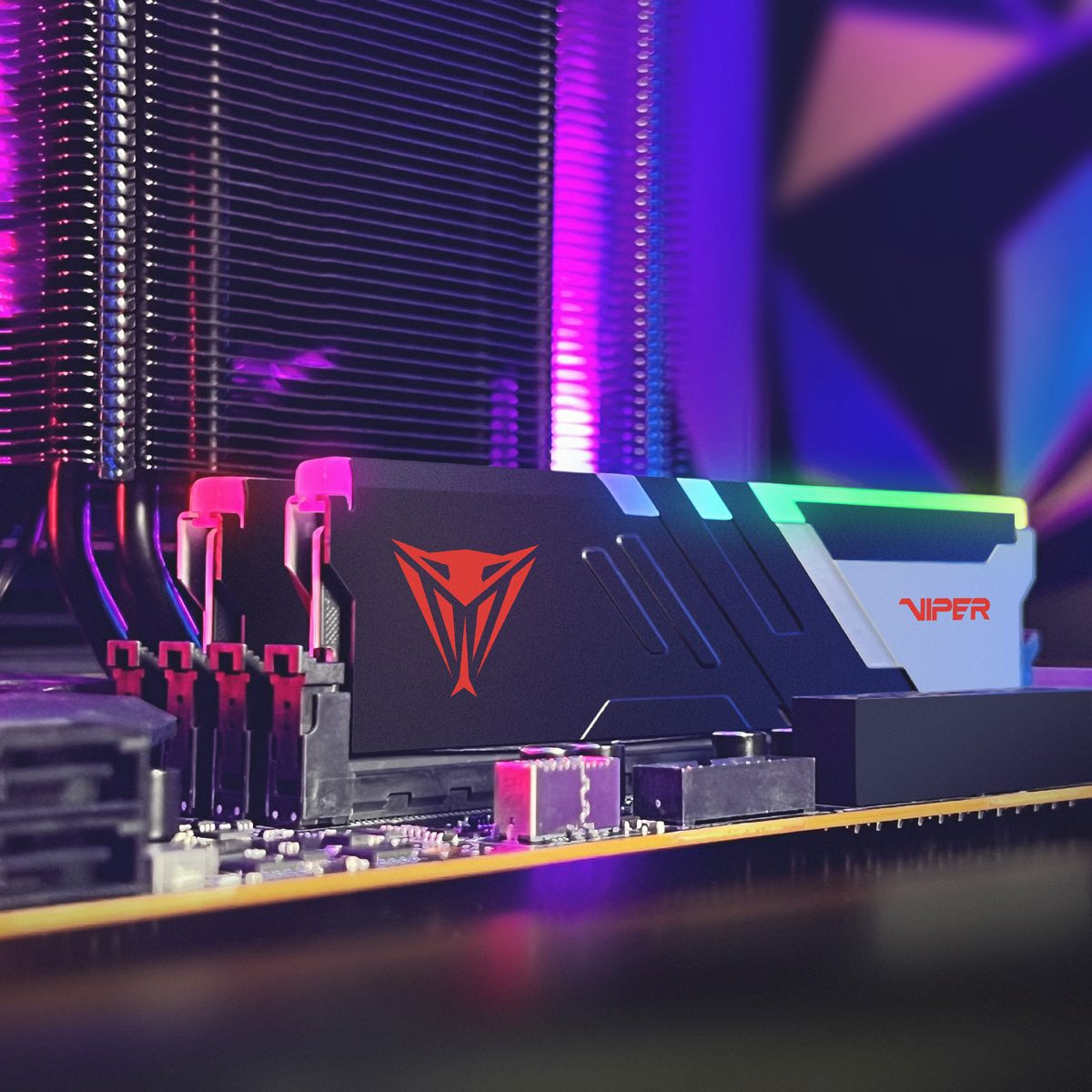 Память DDR5 2x16Gb 7400MHz Patriot PVVR532G740C36K Viper Venom RGB RTL Gaming PC5-59200 CL36 DIMM 28