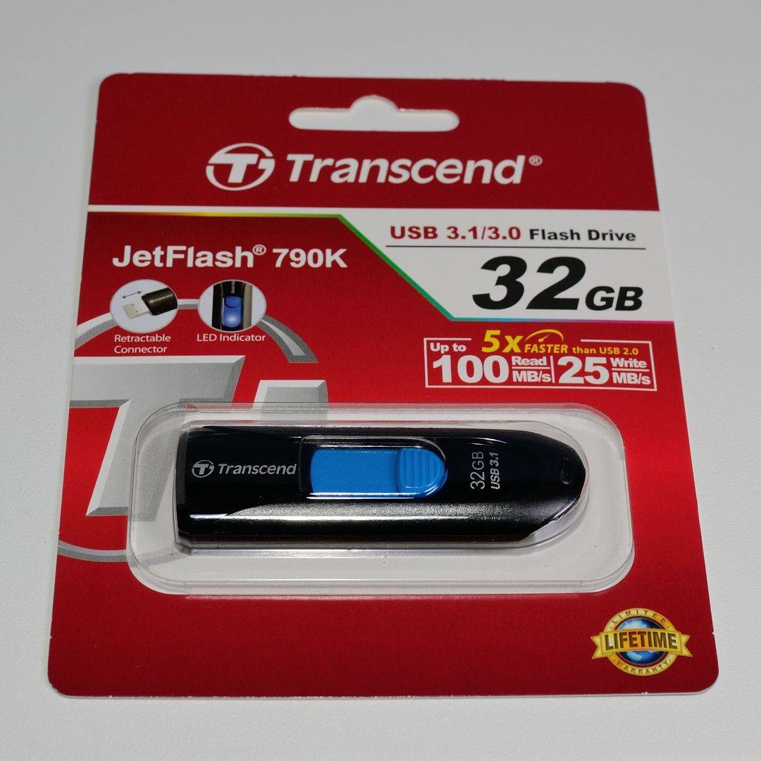 Флеш Диск Transcend 32Gb Jetflash 790 TS32GJF790K USB3.0 черный