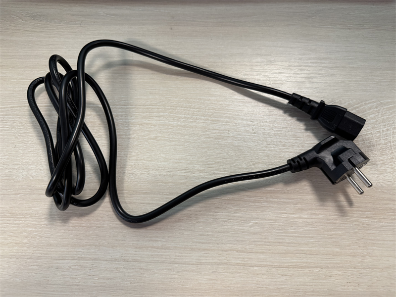 Кабель Кабель питания Schuko-C13, 3x0.5мм2, 6A, с заземлением, 1.8м (аналог PC-186)