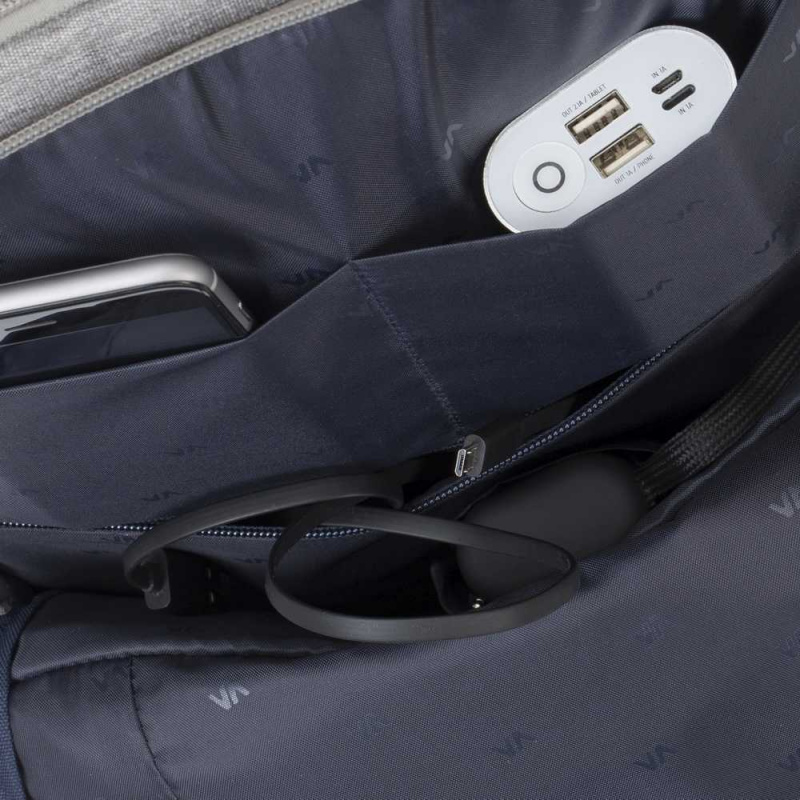 Рюкзак для ноутбука 15.6" Riva 7760 серый полиэстер женский дизайн (7760 GREY)