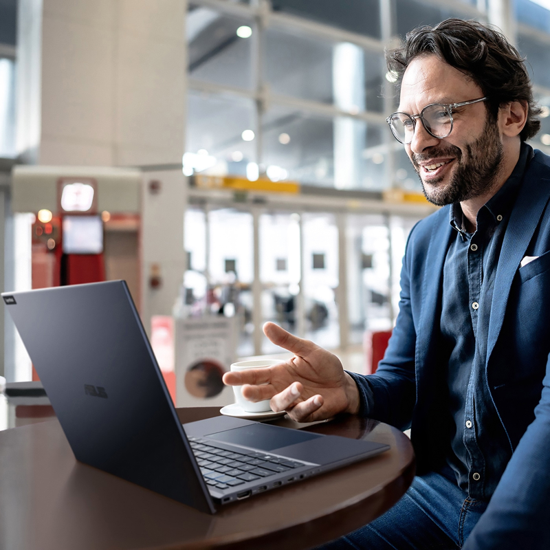 Ноутбук ASUS ExpertBook Premium  B9403CVAR-PP1795 14.0" OLED Intel Core 7 150U 32GB 1TB 2280 PCIE G4