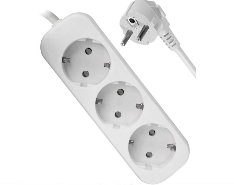 Сетевой удлинитель Defender E318 1.8м (3 розетки) белый (пакет ПЭ)