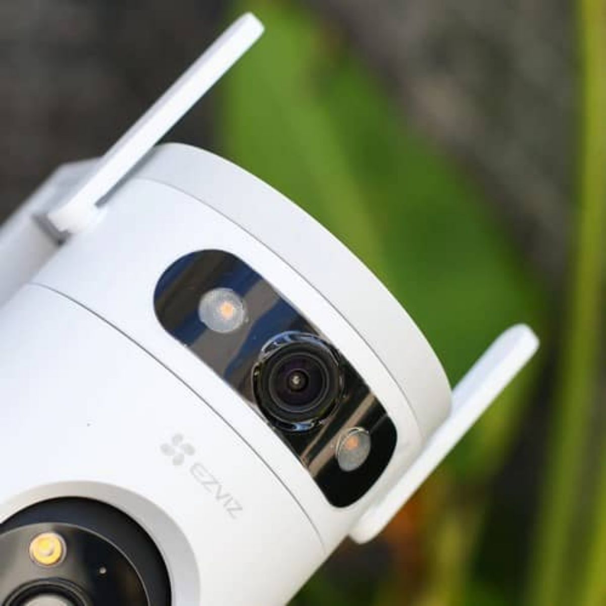 Умная домашняя Wi-Fi камера Ezviz H9C с двумя объективами по 3 Мп
