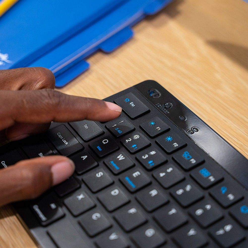 Беспроводная клавиатура JBuds Keyboard
(IEUKJBUDSKEYRBLK4/KJBUDSKEYRBLK4)