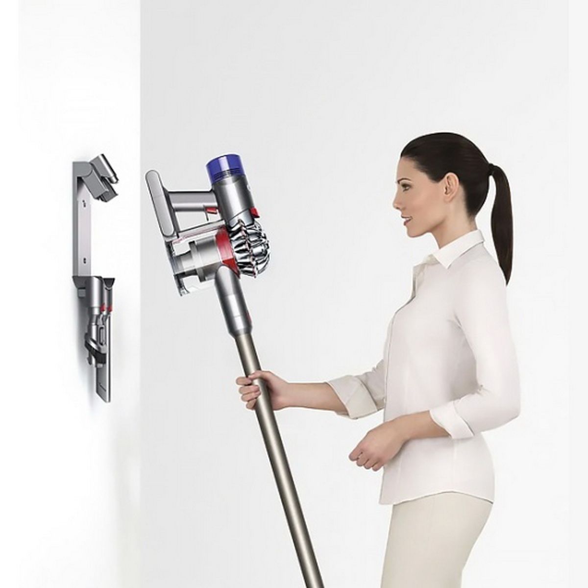 Пылесос вертикальный Dyson V8 Absolute