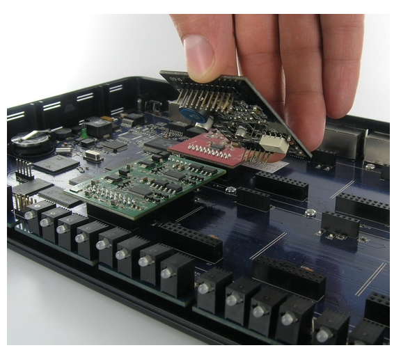 Модуль расширения YEASTAR Модуль для подключения одного GSM-канала (GSM 850/900/1800/1900МГц ). Пред