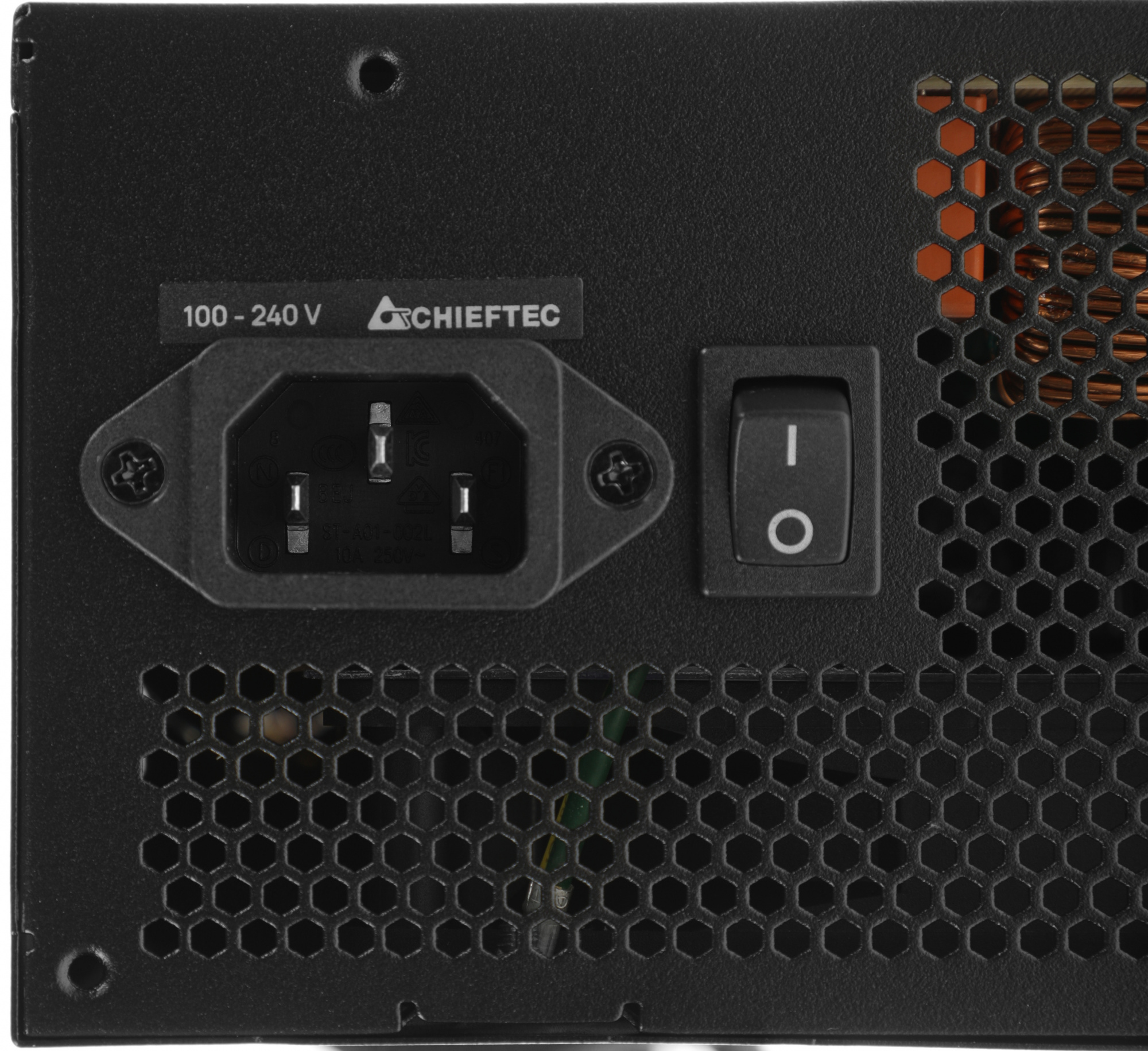 Блок питания Chieftec ATX 700W CORE BBS-700S-Bulk 80+ gold (20+4pin) APFC 120mm fan 6xSATA