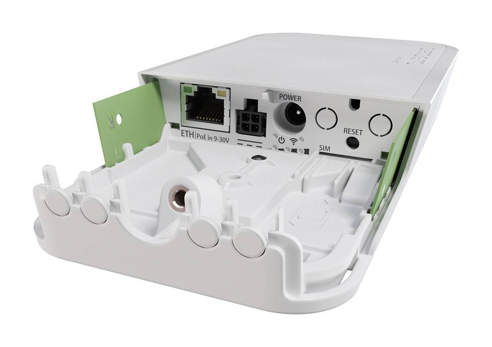Роутер беспроводной MikroTik wAP LTE kit (2024) (WAPR-2ND&EC200A-EU) N300 10/100BASE-TX/4G cat.4 бел