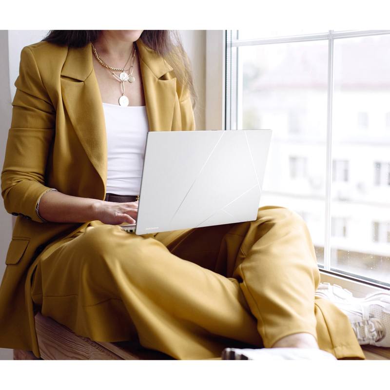 Ноутбук Asus Zenbook 14 UX3405CA-QL573 Core Ultra 5 225H 16Gb SSD1Tb Intel Arc 130T 14" OLED WUXGA (