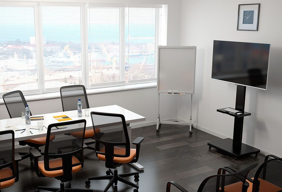 Подставка для телевизора Holder PR-106 черный 26"-70" макс.45кг напольный наклон